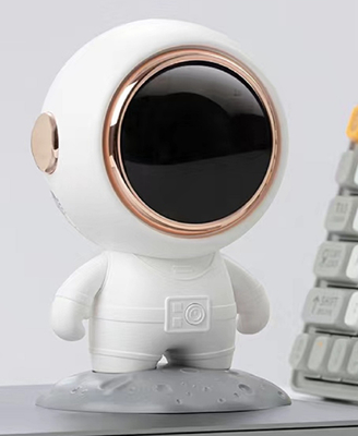5W RMS power, 52mm full-range speaker, 4Ω impedance, 800mAh lithium battery, Mini USB charging. Made of ABS and metal mesh.