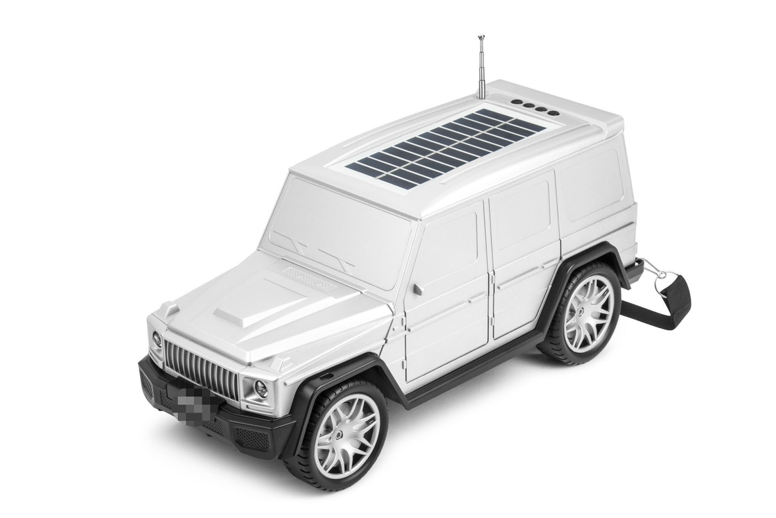 Le haut-parleur Bluetooth classique en forme de voiture combine une lampe de poche solaire et des fonctions radio pour les voyages à domicile en plein air