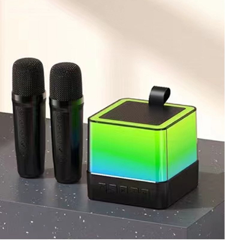 Multicolore LED Mini Cube haut-parleur 89mm Sonore parfait pour les fêtes et le karaoké en noir / blanc / rose