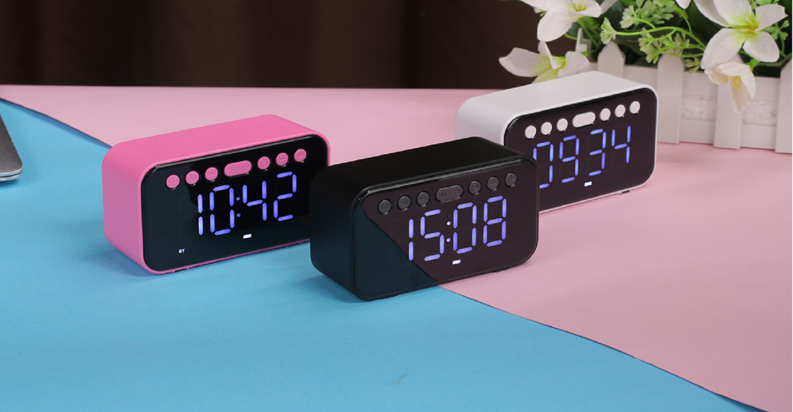 Ce haut-parleur Bluetooth prend en charge Bluetooth, AUX, carte TF, radio USB FM. batterie intégrée de 500 mAh, charge USB. haut-parleur 52 mm, carte TF 32 Go d'expansion.