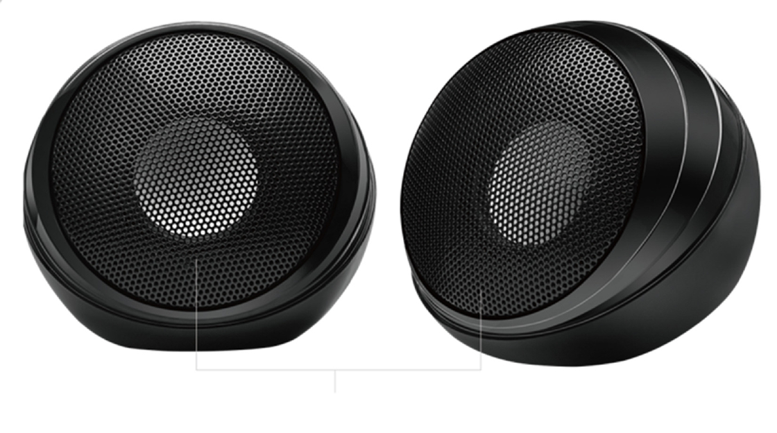 Ce haut-parleur pour ordinateur filaire, en plastique ABS avec conception en treillis de fer, pilote haut-parleur de 2 pouces avec deux aimants de 45 mm, alimentation USB 5V, plug and play.